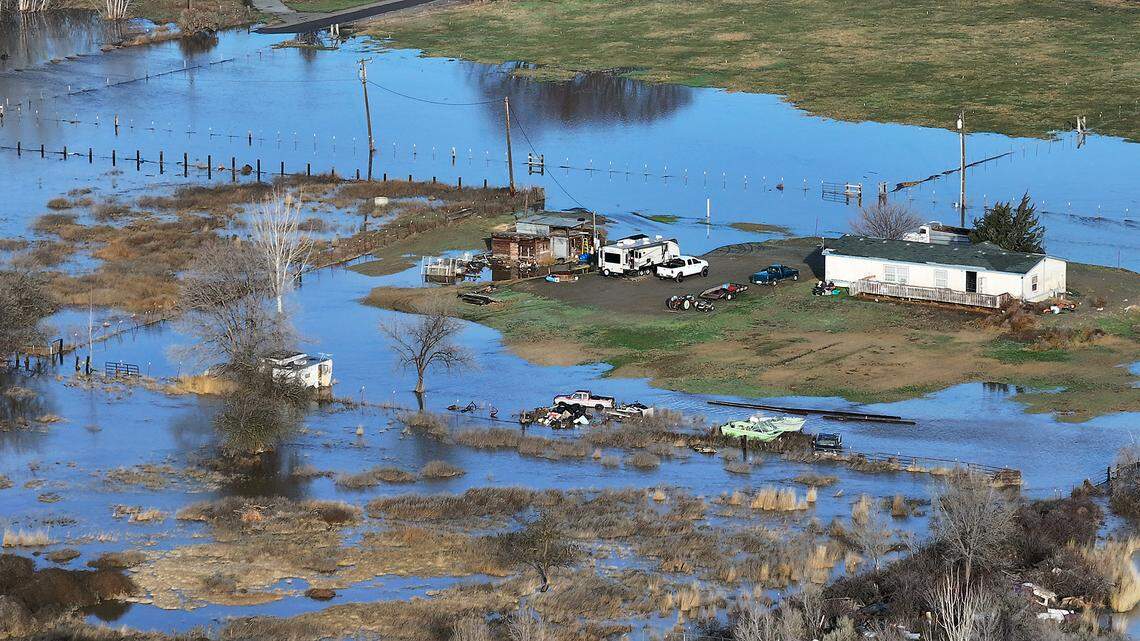 Yakima River flooding prompts evacuations in Benton City TriCity Herald(02)